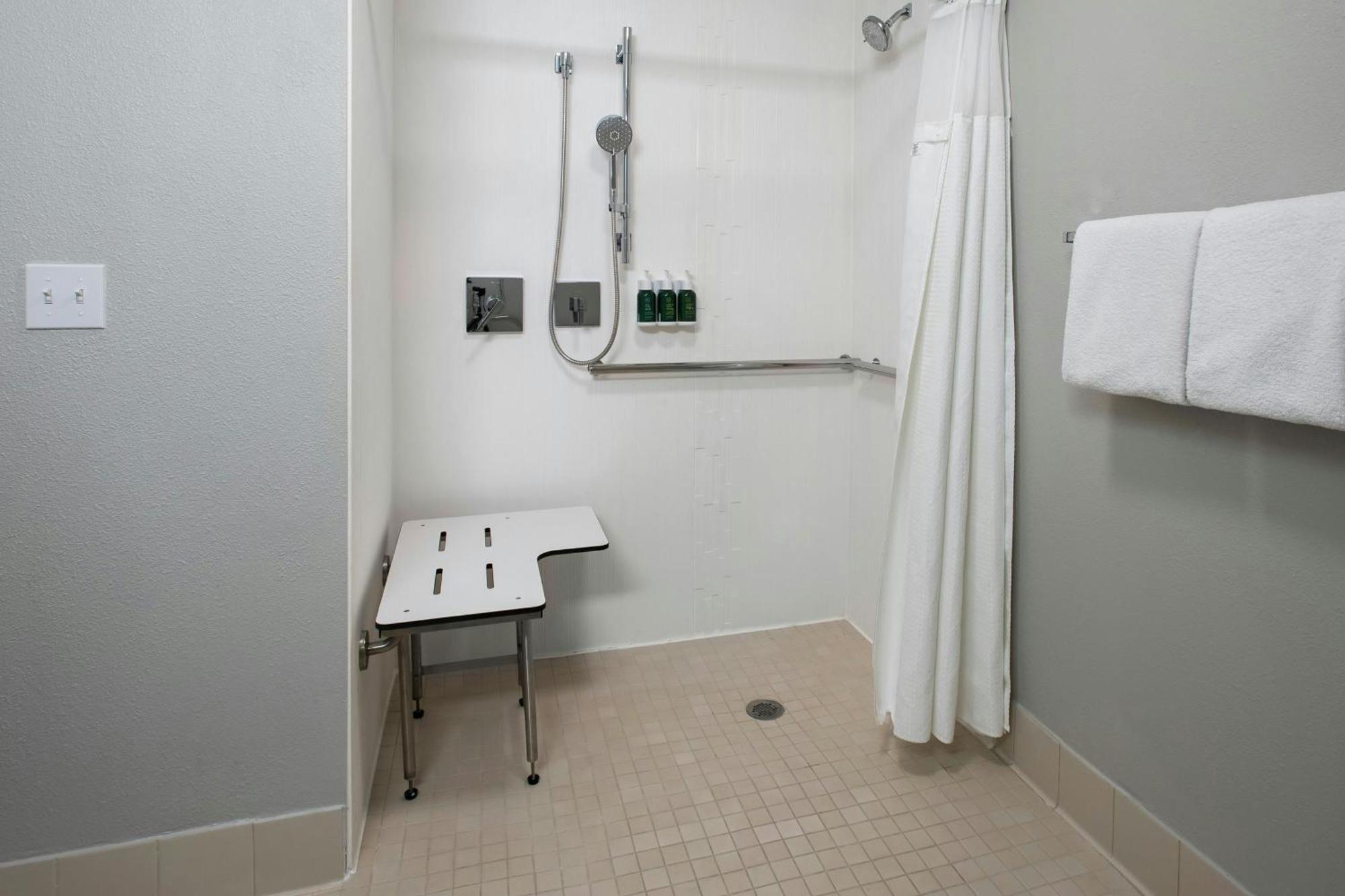 Courtyard By Marriott Annapolis Hotel Exterior photo
