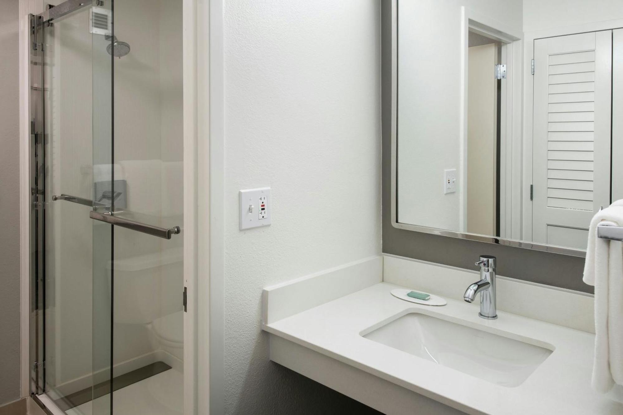 Courtyard By Marriott Annapolis Hotel Exterior photo