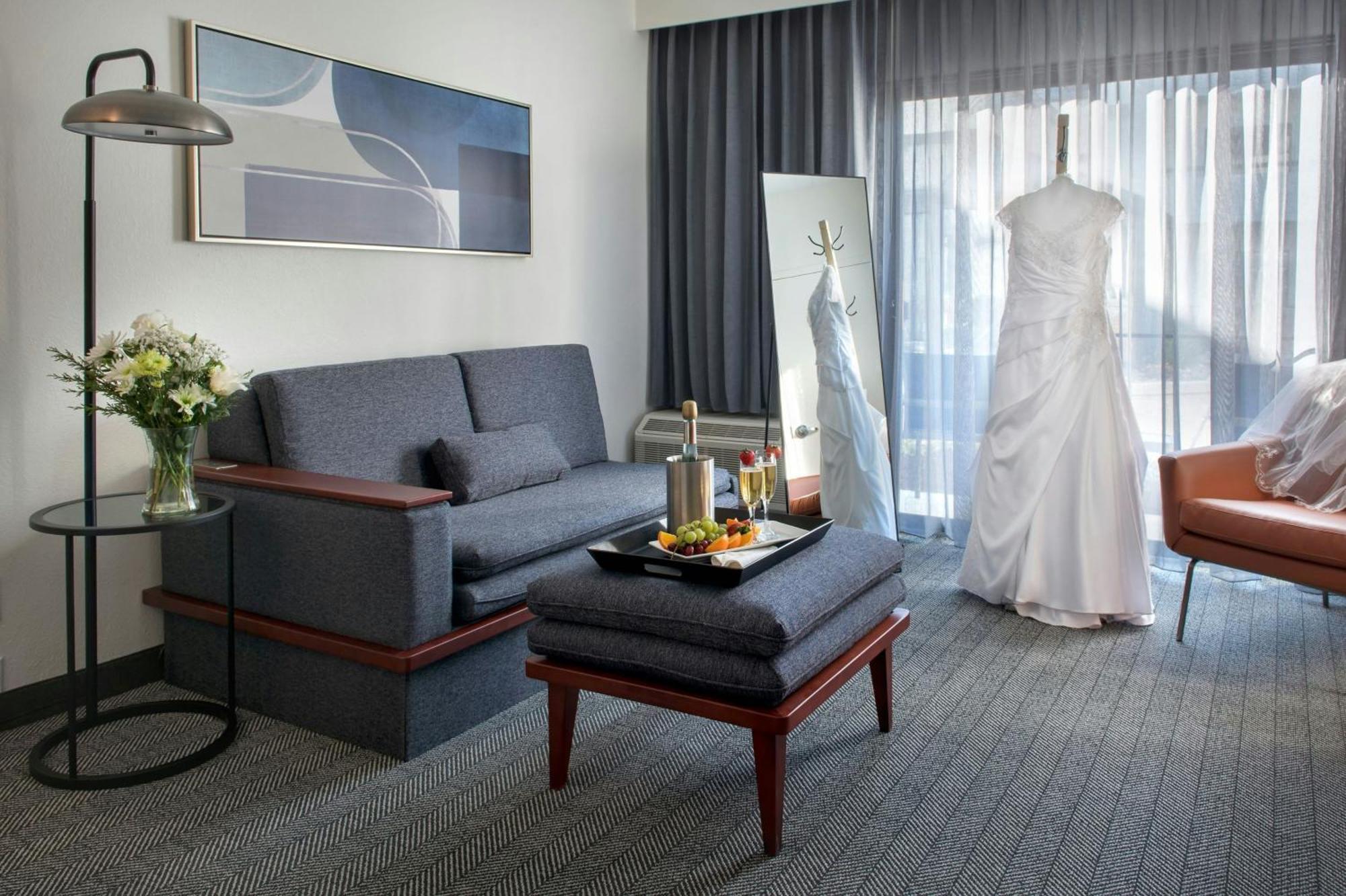 Courtyard By Marriott Annapolis Hotel Exterior photo